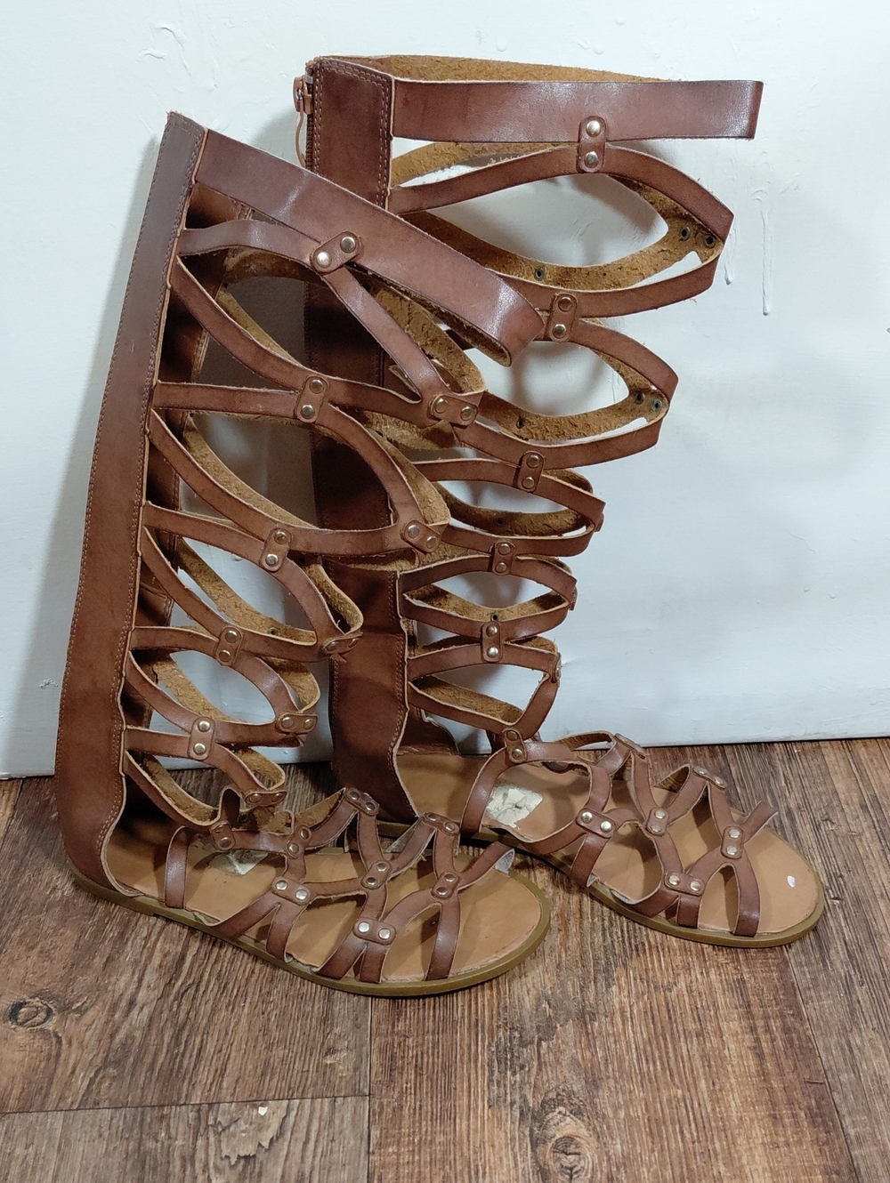 Women's Brown Knee-High Gladiator Sandals with Zipper Back Size 8